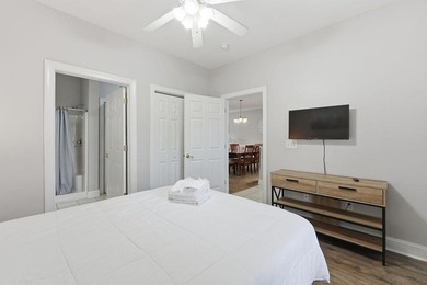 Located in the heart of Myrtle Beach, just minutes from the - photo 11