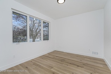 6 OVER 6 NEW CONSTRUCTION. BASEMENT SEPARATE ENTRANCE AND - photo 12