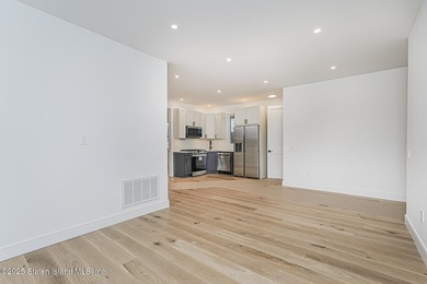 6 OVER 6 NEW CONSTRUCTION. BASEMENT SEPARATE ENTRANCE AND - photo 14