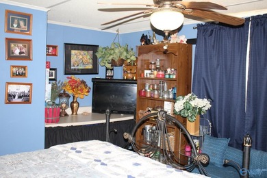 This is your chance for paradise on the lake, this home has it - photo 26