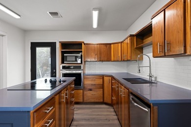 Three bedroom, two bath home nestled on a spacious lot just - photo 4