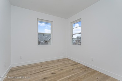 6 OVER 6 NEW CONSTRUCTION. BASEMENT SEPARATE ENTRANCE AND - photo 34