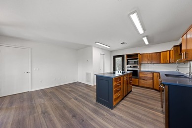 Three bedroom, two bath home nestled on a spacious lot just - photo 5