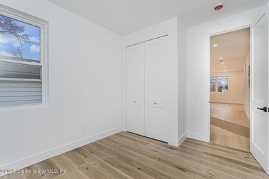 6 OVER 6 NEW CONSTRUCTION. BASEMENT SEPARATE ENTRANCE AND - photo 35