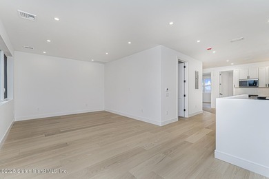 6 OVER 6 NEW CONSTRUCTION. BASEMENT SEPARATE ENTRANCE AND - photo 39