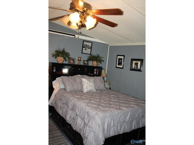 This is your chance for paradise on the lake, this home has it - photo 45