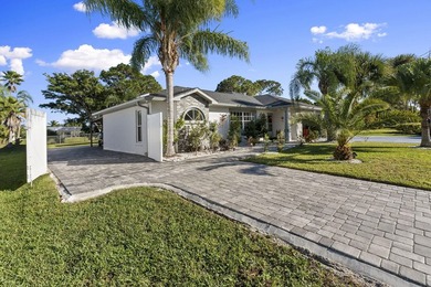 Newly Renovated High End Waterfront Home New Roof, Kitchen - photo 6