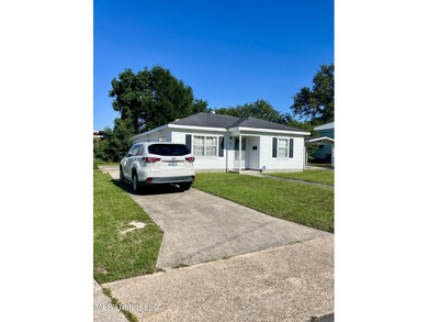 Charming Beachside Bungalow in Biloxi - Perfect for Coastal - photo 2