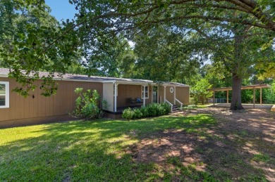 Home and Two Lots near Lake Palestine - photo 2