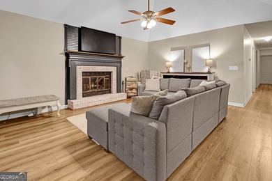 Welcome to this beautifully maintained four-bedroom, two-bath - photo 2