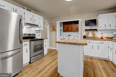 Welcome to this beautifully maintained four-bedroom, two-bath - photo 7