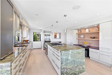 Welcome to a one-of-a-kind Laguna Beach retreat where style - photo 15
