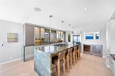 Welcome to a one-of-a-kind Laguna Beach retreat where style - photo 16