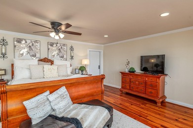 Welcome to 3635 Kings Rd, where lake living is elevated to its - photo 18