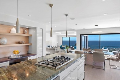 Welcome to a one-of-a-kind Laguna Beach retreat where style - photo 18