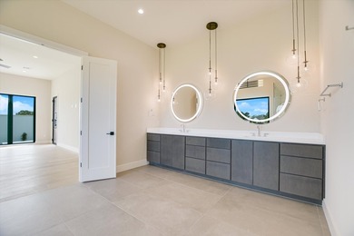 BEAUTIFUL. CUSTOM NEW CONSTRUCTION. EXCLUSIVE LOCATION. Included - photo 19