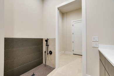 BEAUTIFUL. CUSTOM NEW CONSTRUCTION. EXCLUSIVE LOCATION. Included - photo 26