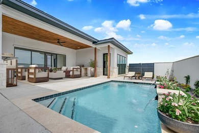 BEAUTIFUL. CUSTOM NEW CONSTRUCTION. EXCLUSIVE LOCATION. Included - photo 29