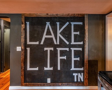 Welcome to 3635 Kings Rd, where lake living is elevated to its - photo 31