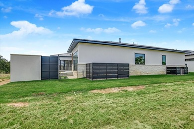 BEAUTIFUL. CUSTOM NEW CONSTRUCTION. EXCLUSIVE LOCATION. Included - photo 32