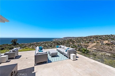 Welcome to a one-of-a-kind Laguna Beach retreat where style - photo 33