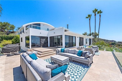 Welcome to a one-of-a-kind Laguna Beach retreat where style - photo 35