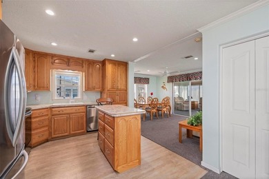 Welcome to this beautifully maintained 2-bedroom, 2-bath - photo 8