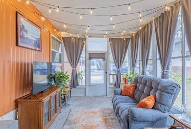 1,225 square foot Mobile is beautifully updated. 1973 2-bedroom - photo 8