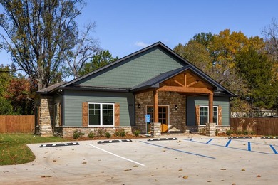 Prime Commercial Office Building Opportunity - 1542 SqFt