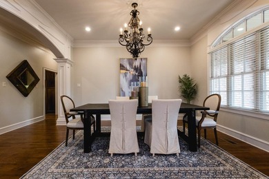 This meticulously updated 5,456 sf Craftsman w/ 5 beds, 4.5 - photo 4