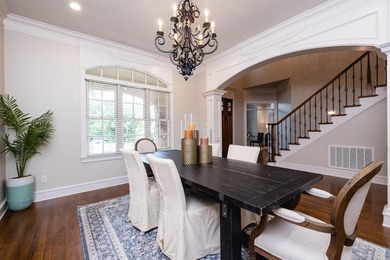 This meticulously updated 5,456 sf Craftsman w/ 5 beds, 4.5 - photo 5