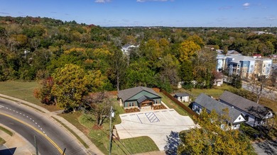 Prime Commercial Office Building Opportunity - 1542 SqFt