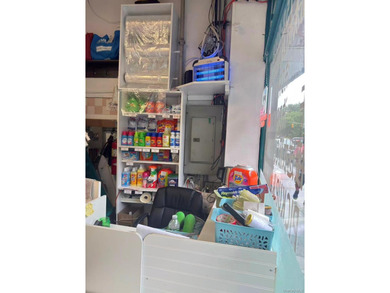 Established laundromat business available in the heart of - photo 2