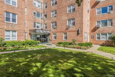 Discover this stunning renovated two-bedroom, two-full-bath coop - photo 18