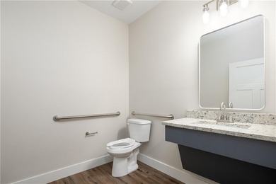 Prime Commercial Office Building Opportunity - 1542 SqFt