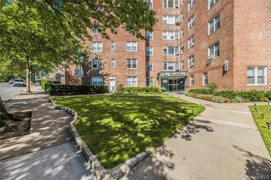 Discover this stunning renovated two-bedroom, two-full-bath coop - photo 26
