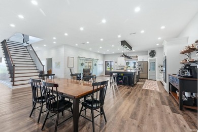 Rare opportunity to own a one-of-a-kind shop house on 11 - photo 9