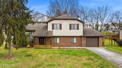 Fort Loudoun Lake Home For Sale in Knoxville Tennessee