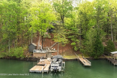 Lake Home For Sale in Tallassee, Alabama