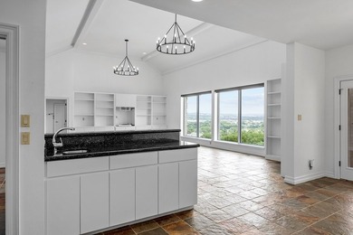 Wonderful home located in premier Riverhill section of Highridge - photo 8