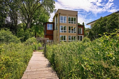 Modern architecture meets the natural beauty of Lake Mendota and - photo 2