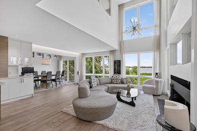 Modern architecture meets the natural beauty of Lake Mendota and - photo 7
