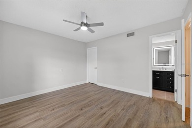 **Seller is offering Assistance to Buyer's Closing Costs/Buy - photo 11