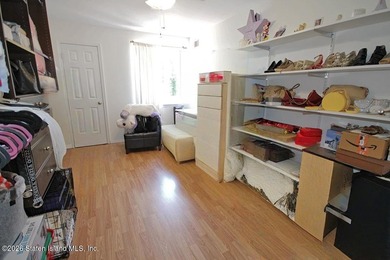 Welcome to 160 Kenilworth Ave. This end unit townhouse is - photo 18