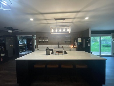 Location, location, location! Country living meets lake life - photo 9