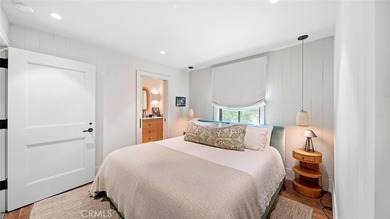 Just a stone's throw from the beach, 27 Emerald Bay offers a - photo 32