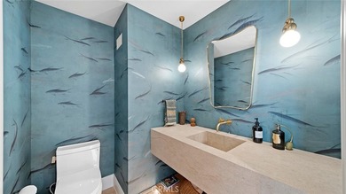 Just a stone's throw from the beach, 27 Emerald Bay offers a - photo 36