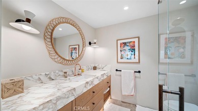 Just a stone's throw from the beach, 27 Emerald Bay offers a - photo 37