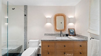 Just a stone's throw from the beach, 27 Emerald Bay offers a - photo 38