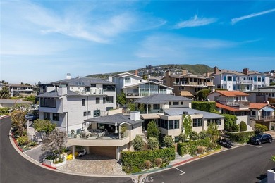 Just a stone's throw from the beach, 27 Emerald Bay offers a - photo 42